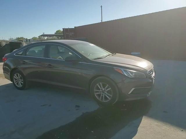2016 Hyundai Sonata - Image 10