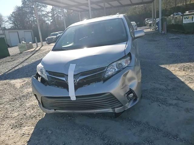 2018 Toyota Sienna - Image 11