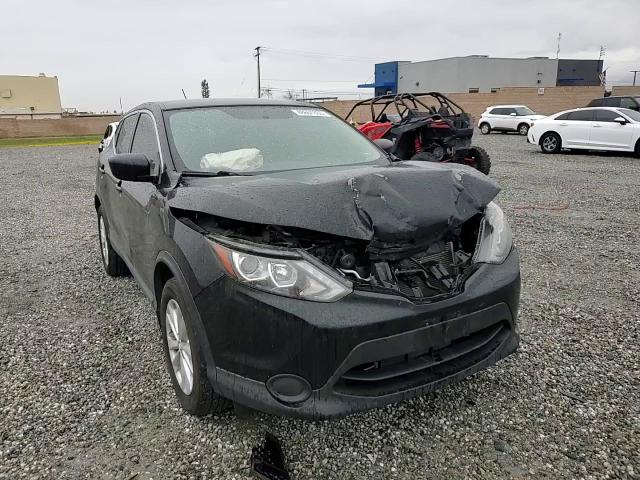 2018 Nissan Rogue - Image 12