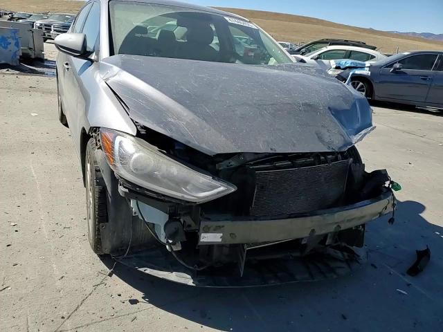 2017 Hyundai Elantra - Image 11
