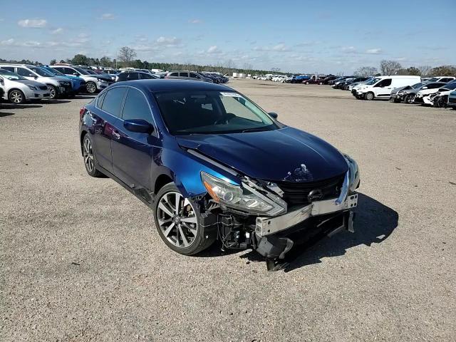2016 Nissan Altima - Image 11
