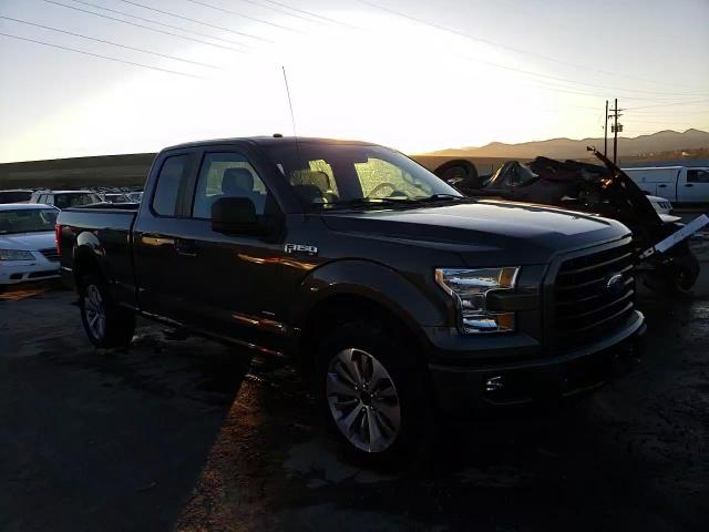 2017 Ford F-150 - Image 13