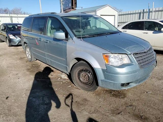 2010 Chrysler Town & Country - Image 11