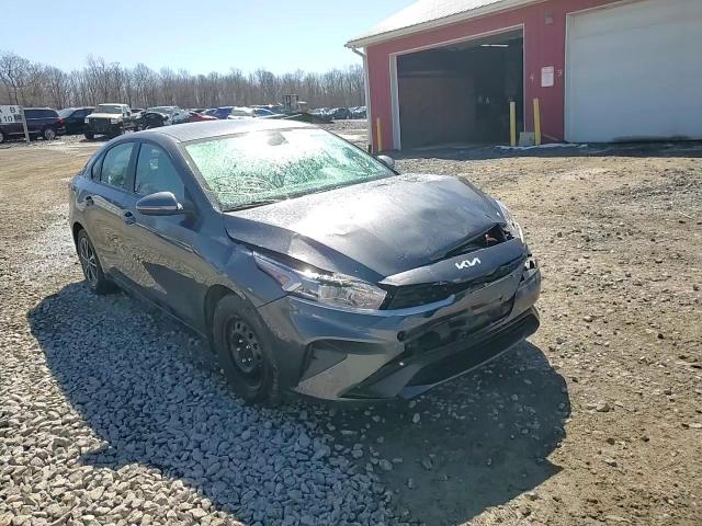 2023 Kia Forte - Image 13