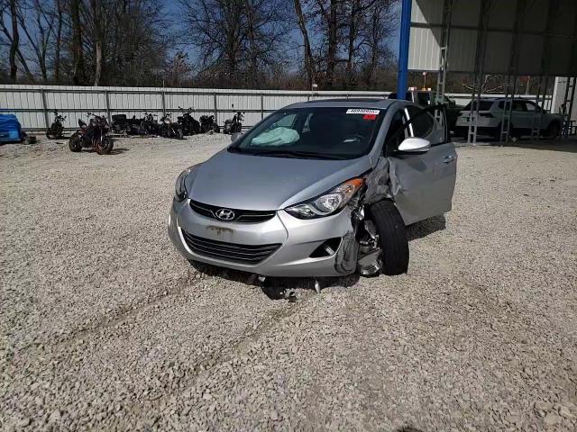 2013 Hyundai Elantra - Image 10