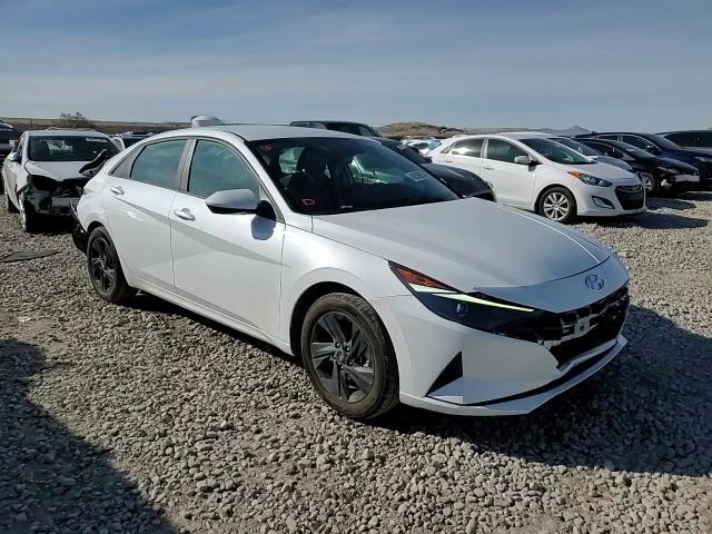 2021 Hyundai Elantra - Image 13