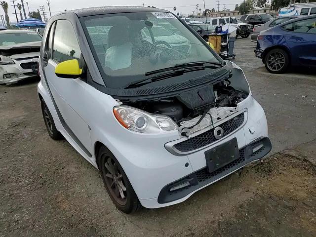 2014 Smart Fortwo - Image 10