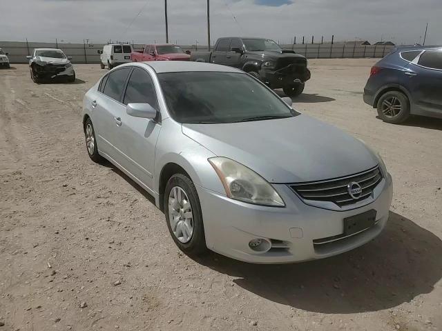 2012 Nissan Altima - Image 11