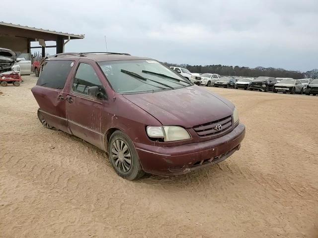 2002 Toyota Sienna - Image 10