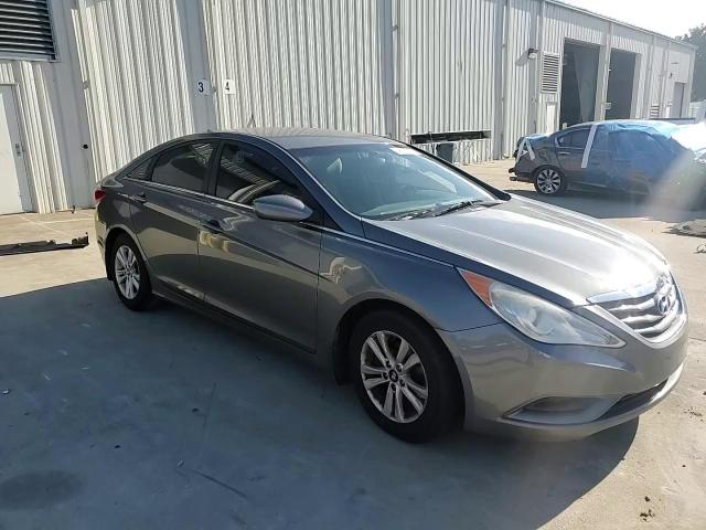 2012 Hyundai Sonata - Image 11