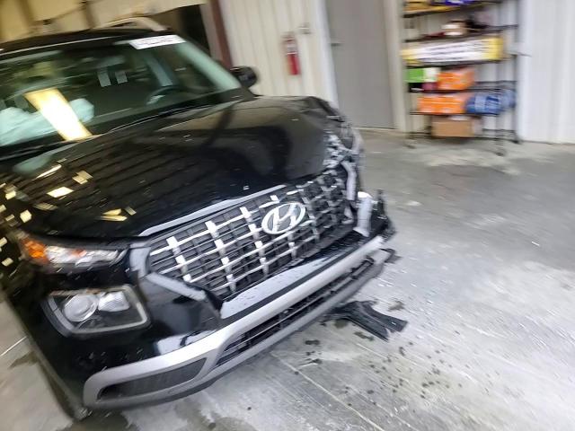 2024 Hyundai Venue - Image 11