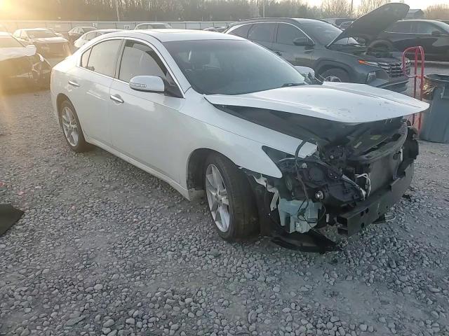 2010 Nissan Maxima - Image 10