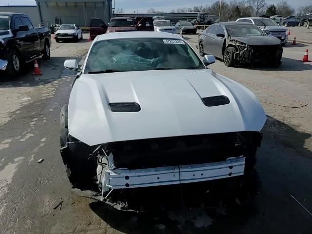 2020 Ford Mustang - Image 14