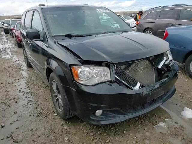 2017 Dodge Caravan - Image 12