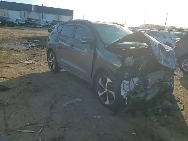 2016 Hyundai Tucson - Image 12