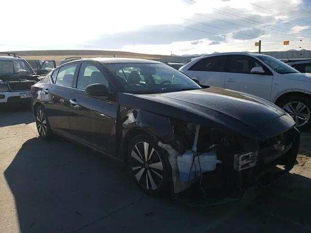 2020 Nissan Altima - Image 11