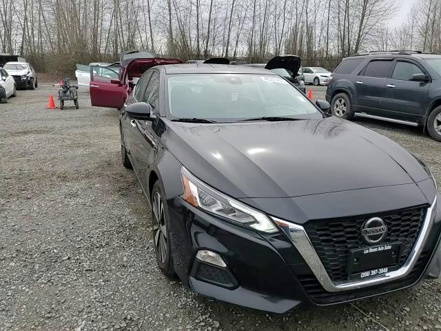 2021 Nissan Altima - Image 10