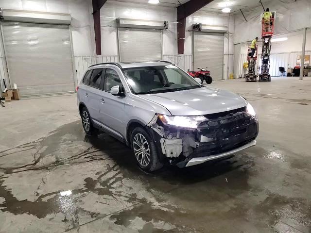 2016 Mitsubishi Outlander - Image 12