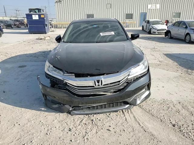 2017 Honda Accord - Image 13