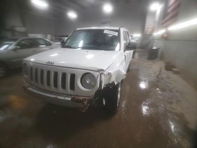 2014 Jeep Liberty (Patriot) - Image 14