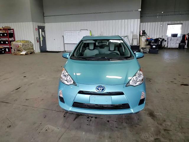2014 Toyota Prius - Image 10