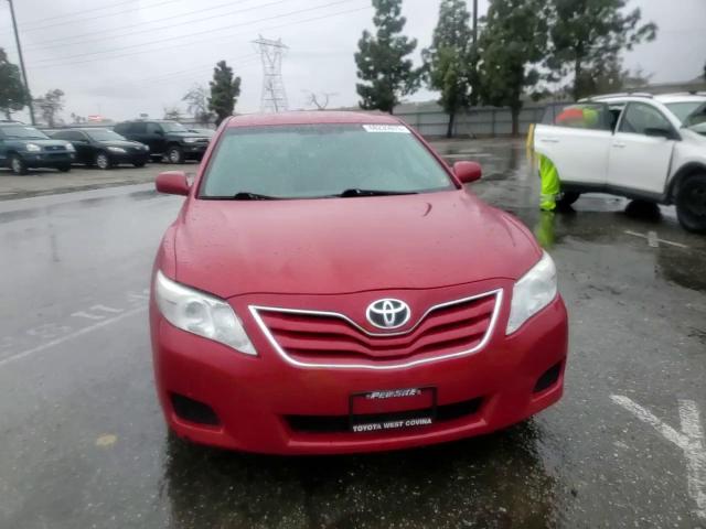 2011 Toyota Camry - Image 11