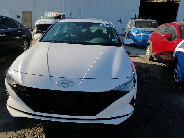 2023 Hyundai Elantra - Image 13