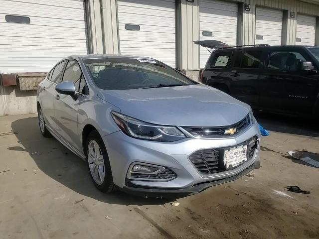 2017 Chevrolet Cruze - Image 11
