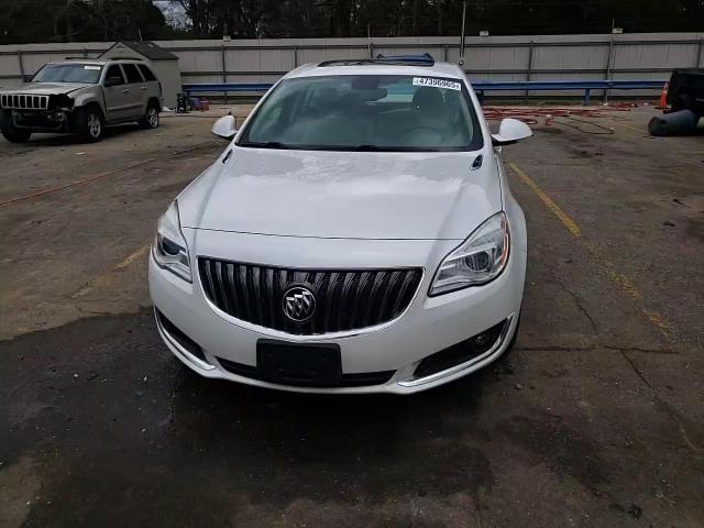 2017 Buick Regal - Image 14