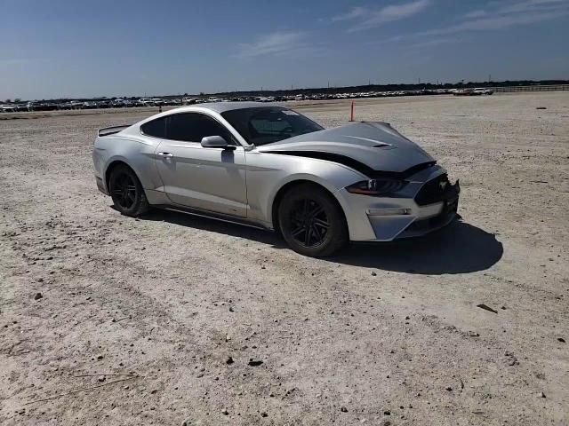 2019 Ford Mustang - Image 10
