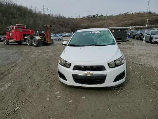 2015 Chevrolet Sonic - Image 13