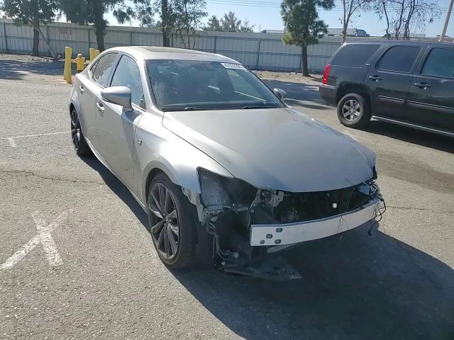 2015 Lexus IS - Image 10