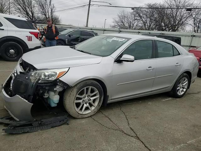 2016 Chevrolet Malibu - Image 11