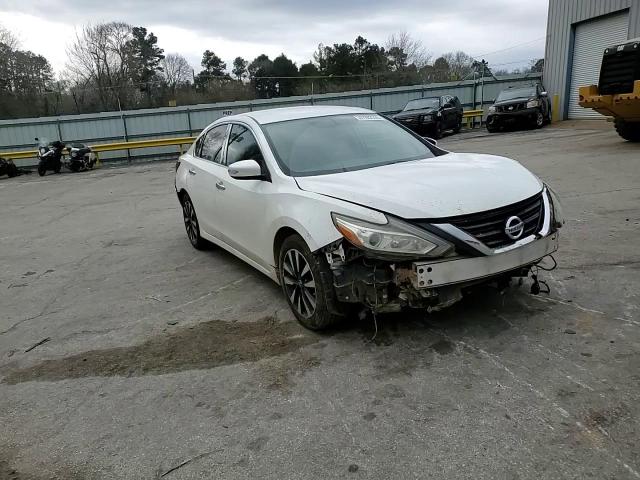 2018 Nissan Altima - Image 11