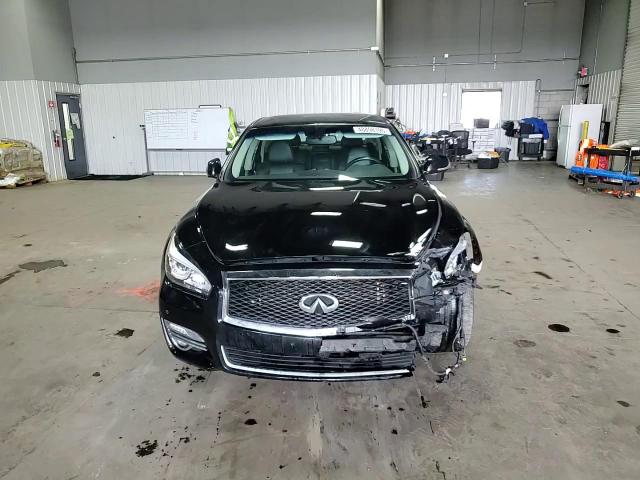 2015 Infiniti Q70 - Image 11
