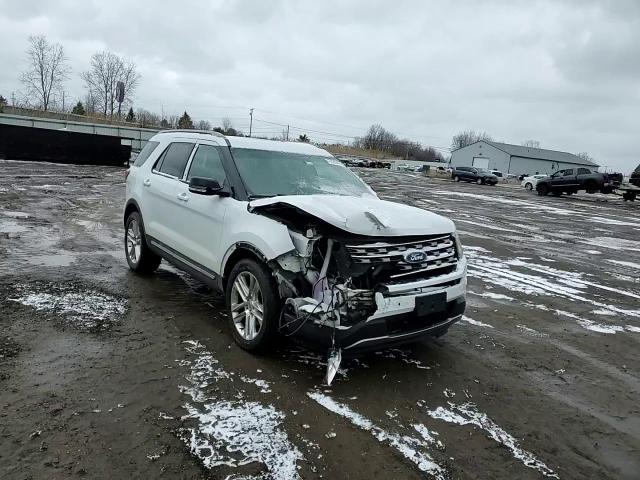 2017 Ford Explorer - Image 12