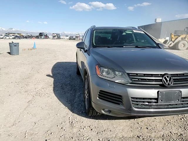 2011 Volkswagen Touareg V6 Tdi VIN: WVGFK9BP6BD002927 Lot: 49643205