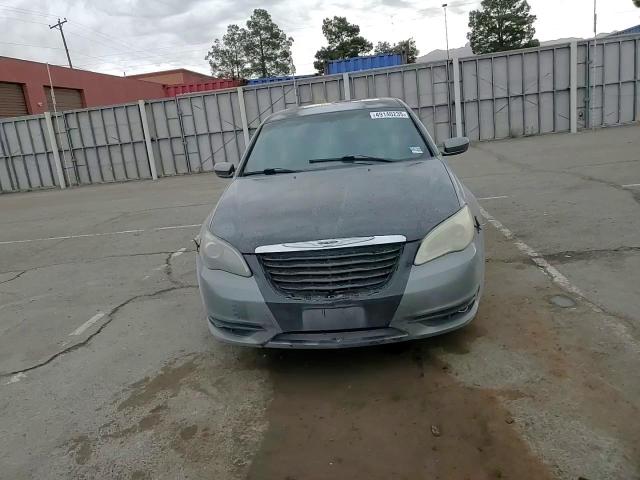 2013 Chrysler 200 - Image 11