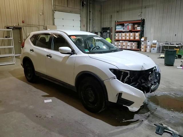 2018 Nissan Rogue - Image 11