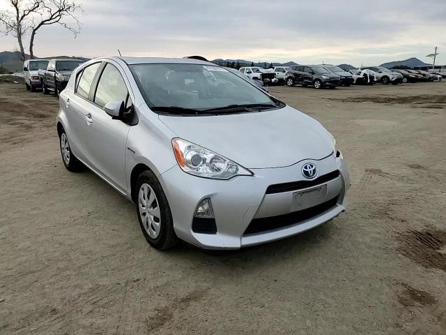 2014 Toyota Prius - Image 11