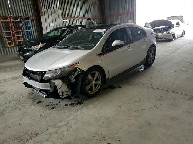 2012 Chevrolet Volt - Image 11