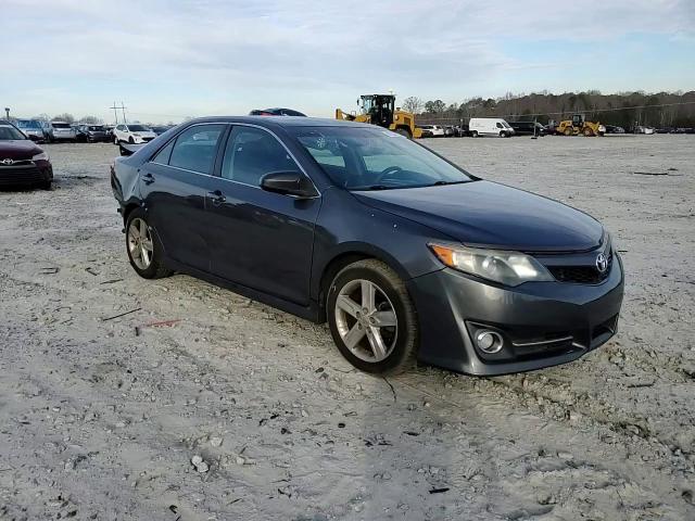 2014 Toyota Camry - Image 11