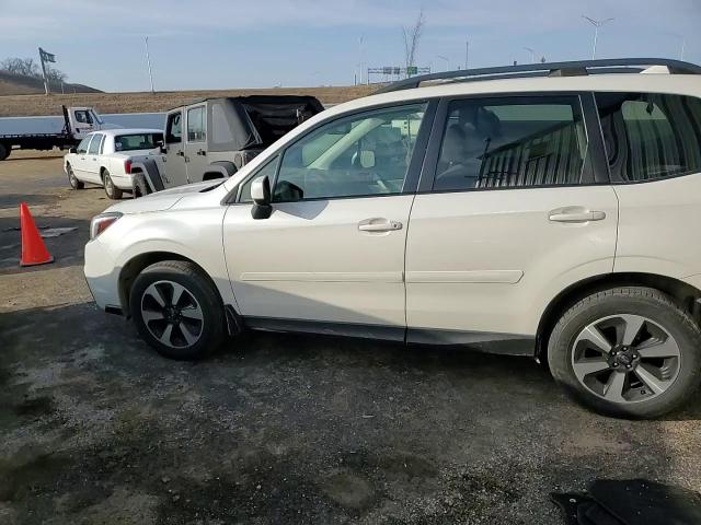 2017 Subaru Forester - Image 12