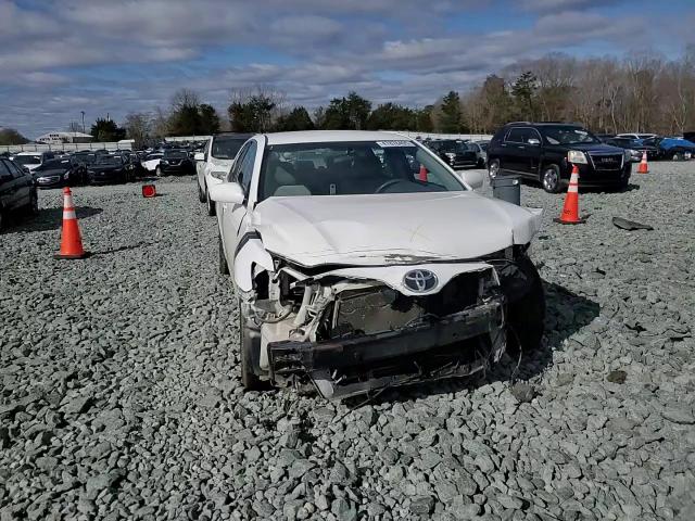 2011 Toyota Camry - Image 10
