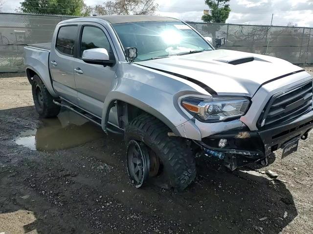 2016 Toyota Tacoma - Image 11