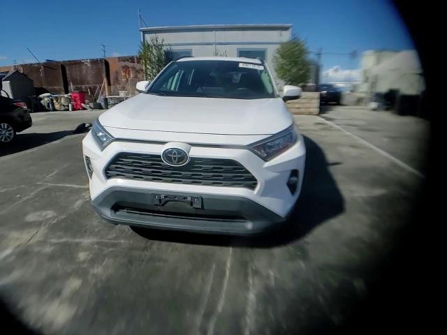 2021 Toyota RAV 4 - Image 12