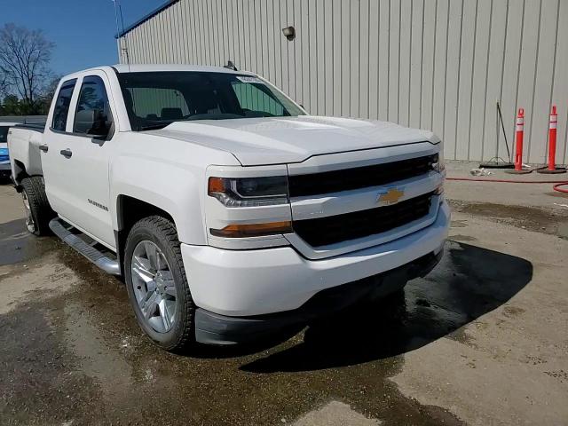 2018 Chevrolet Silverado - Image 13