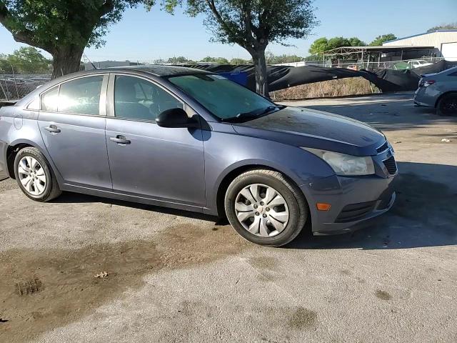 2014 Chevrolet Cruze - Image 11
