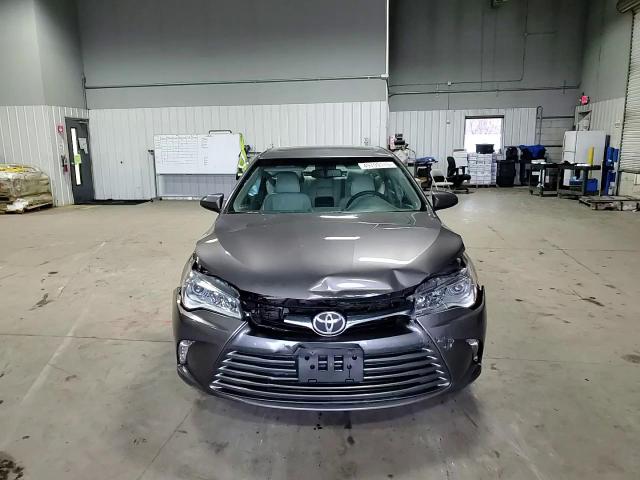 2015 Toyota Camry - Image 11