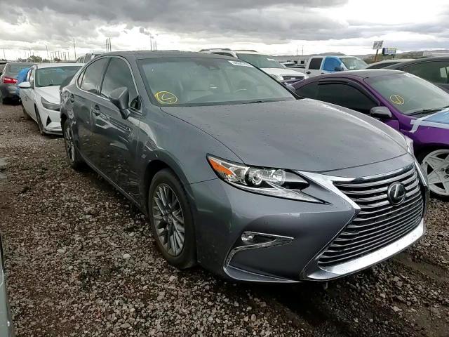 2018 Lexus ES - Image 10